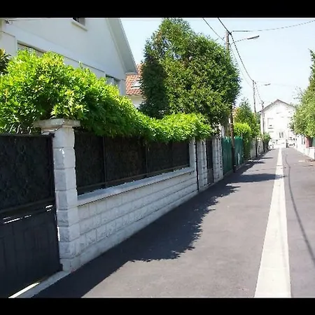 Studio Avec Terrasse Proche Paris Et Disneyland * Gagny